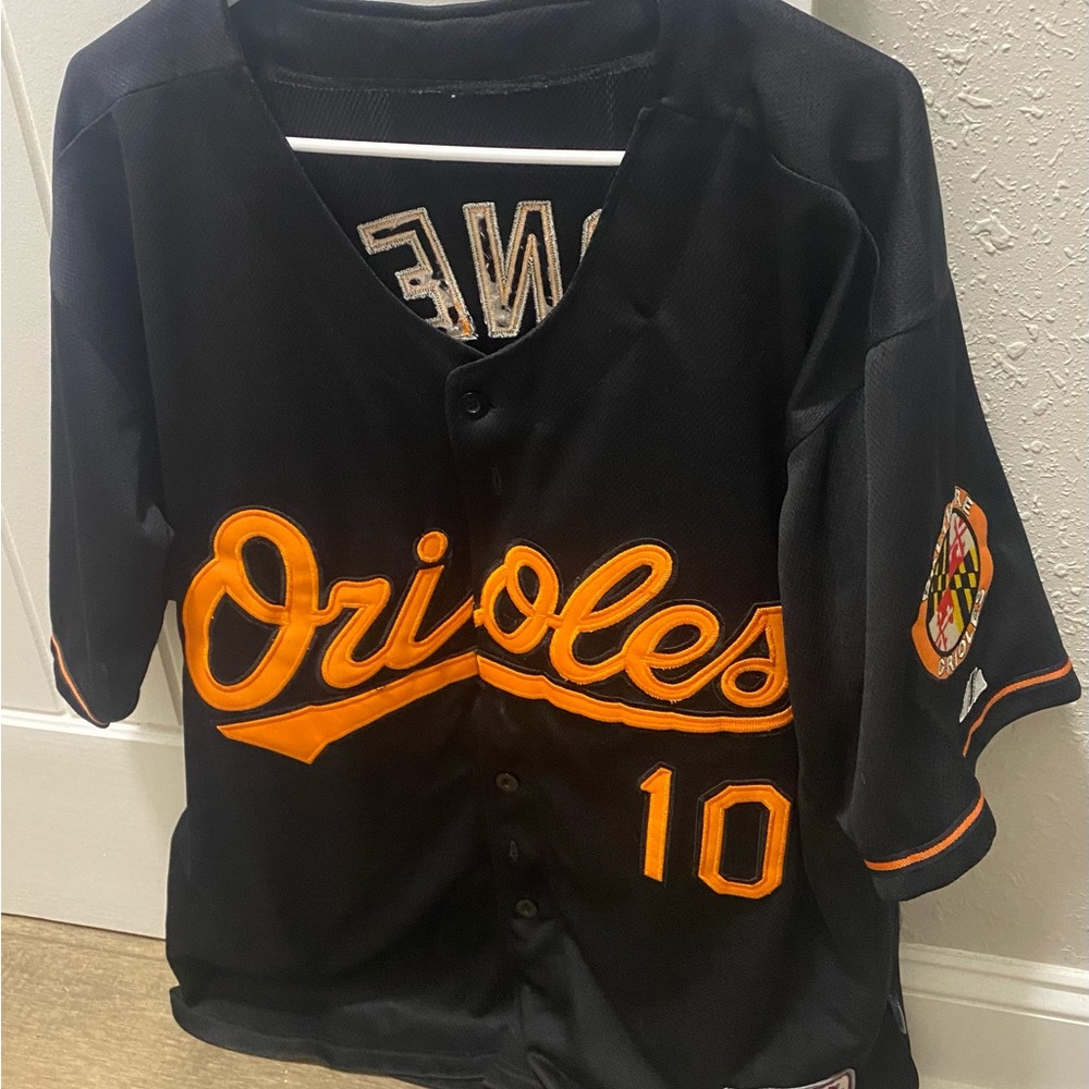 Size Large, Authentic Collection Performance Appa… - image 3